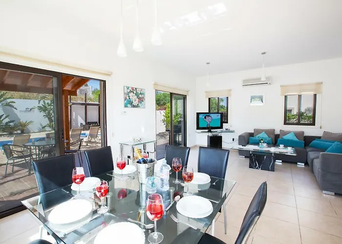 To Perivoli Protaras