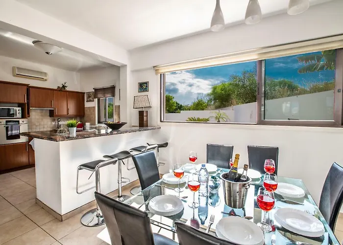 To Perivoli Protaras