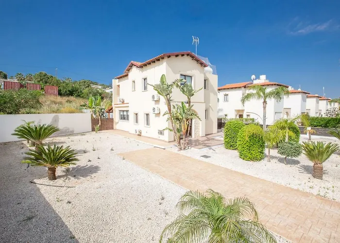 To Perivoli Vila Protaras